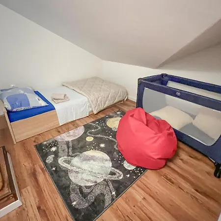 Casa vacanze Front In With House Sea View Splitska