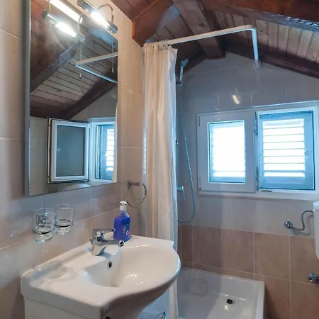 Stunning In With House Sea View 度假居 斯普利特卡